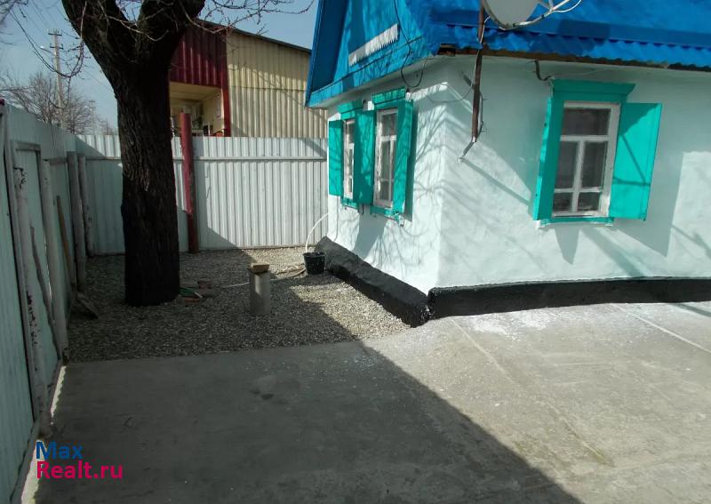 Мостовской поселок городского типа Мостовской, улица Будённого, 130 продажа частного дома