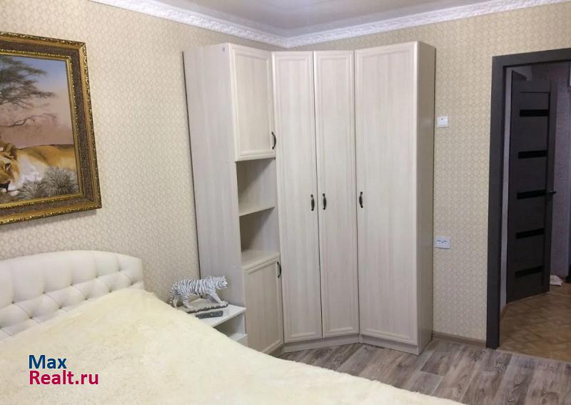 Революционная улица, 11 Тольятти продам квартиру