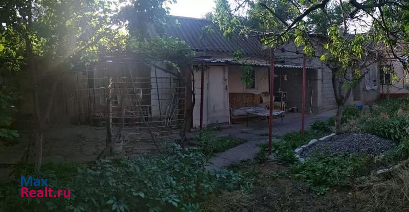 Зубутли-Миатли поселок городского типа Бавтугай, улица Омарова продажа частного дома