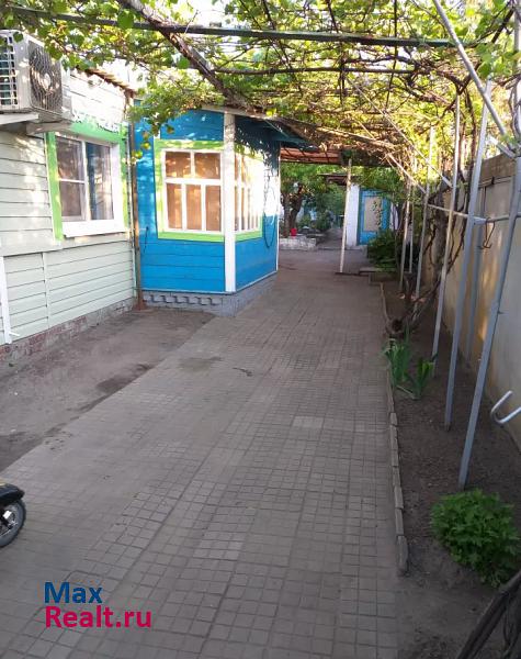 Азов улица Луначарского, 183 частные дома