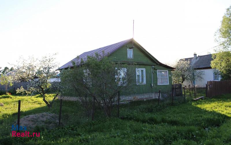 Красное-на-Волге поселок городского типа Красное-на-Волге, улица Карла Маркса, 37