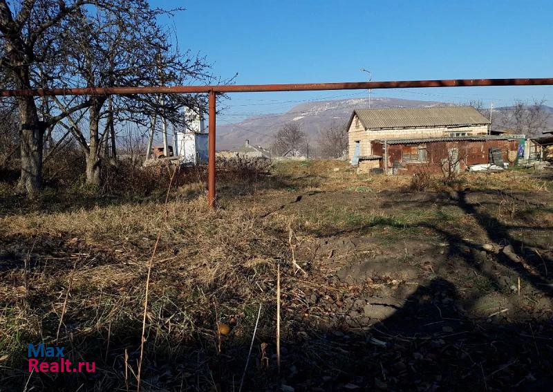 Учкекен Карачаево-Черкесская Республика, село Учкекен, улица Калеж