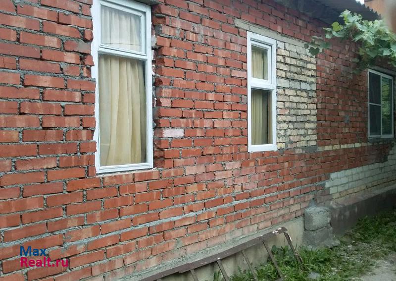 Гражданское село Прикумское, улица Ленина, 33 частные дома
