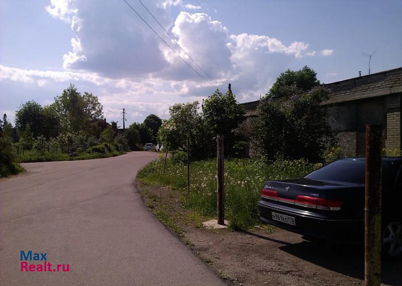 Волосово Волосовский район, пос. Вруда, ул. Центральная д.1 частные дома