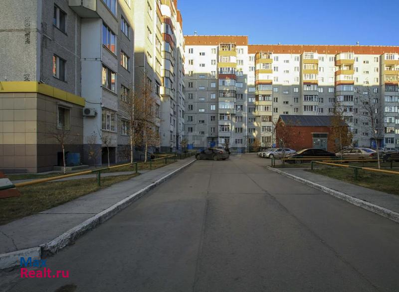 Тюменская область, Ханты-Мансийский автономный округ, улица Игоря Киртбая, 13 Сургут квартира
