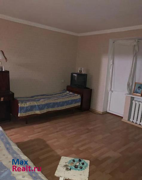 Хабез Карачаево-Черкесская Республика, аул Хабез, Комсомольская улица, 39 квартира купить без посредников