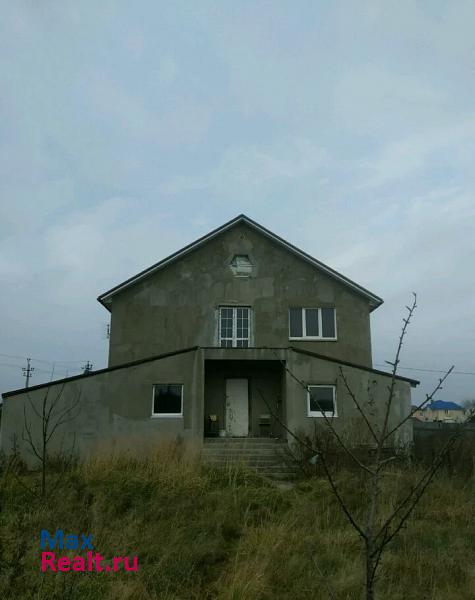 Калининград Гвардейский городской округ, посёлок Комсомольск, улица Мира, 15