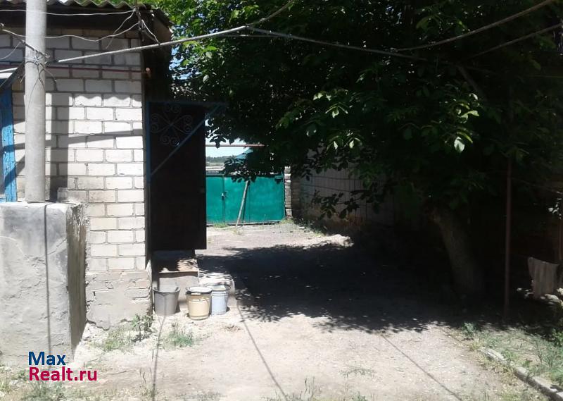 Новоселицкое село Новоселицкое, Пролетарская улица, 235 продажа частного дома