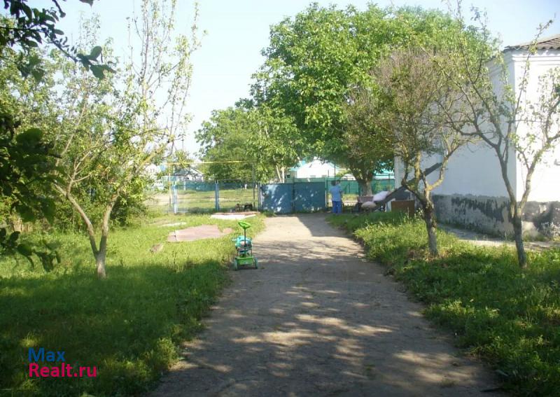 Сенной посёлок Кучугуры, улица Мира дом